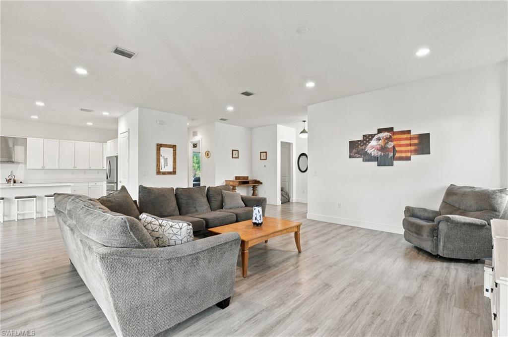 MAPLE RIDGE - Residential