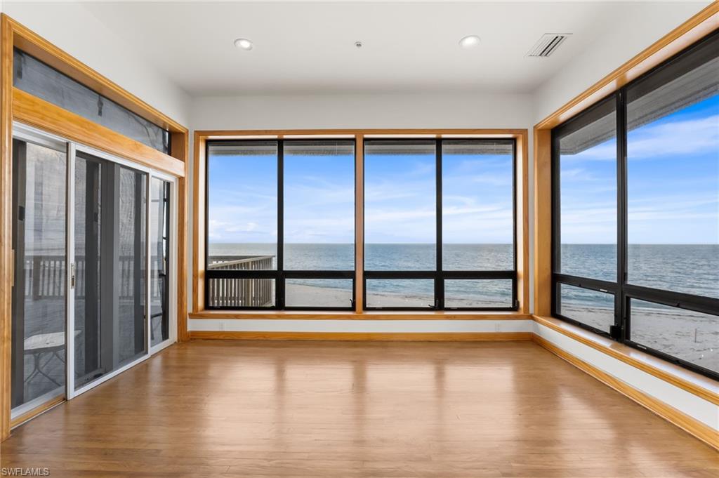 SAFETY HARBOR CLUB - Residential