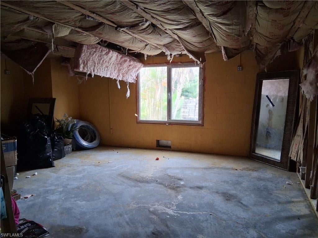 SANIBEL WOODLANDS UNREC - Residential