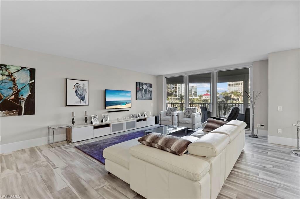 MONACO BEACH CLUB - Residential
