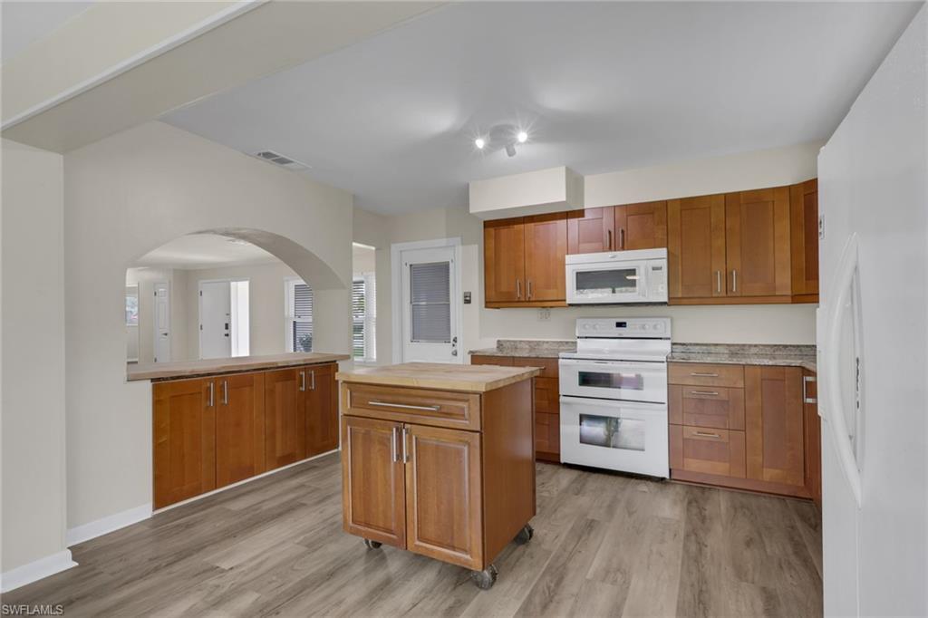 GOLDEN GATE CITY - Residential