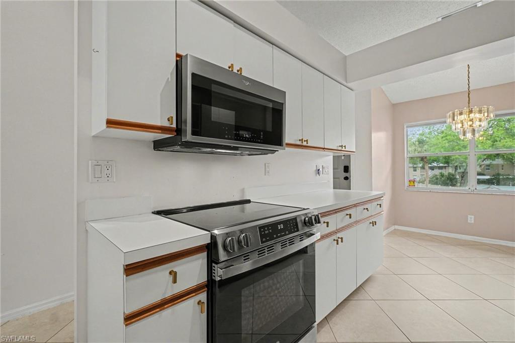 PIPERS POINTE - Residential