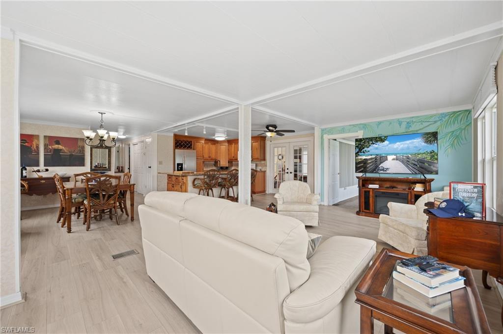 SIX LAKES COUNTRY CLUB - Residential