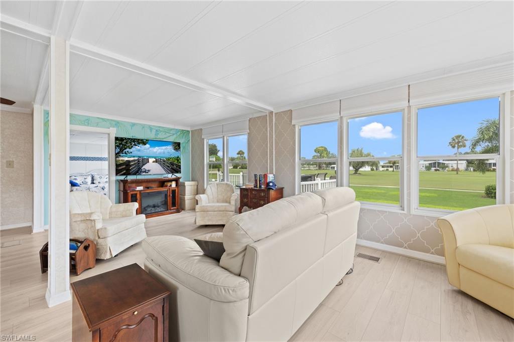 SIX LAKES COUNTRY CLUB - Residential