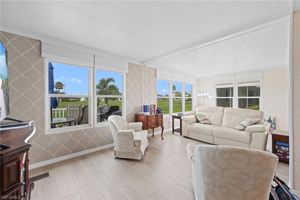 SIX LAKES COUNTRY CLUB - Residential