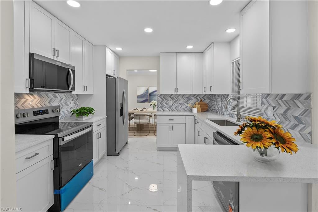 GOLDEN GATE ESTATES - Residential