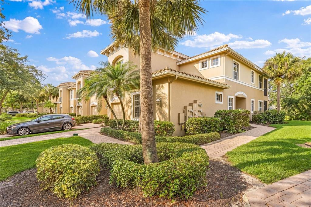 BAY WOODS - Residential