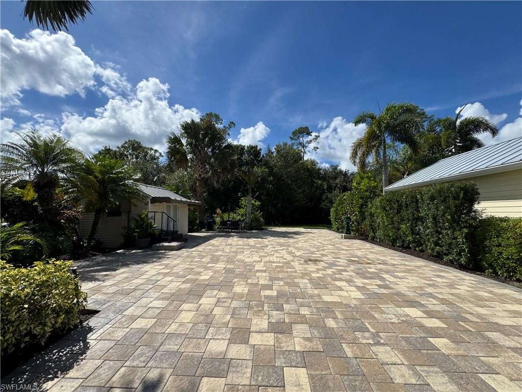 RIVERBEND MOTORCOACH RESORT - Land