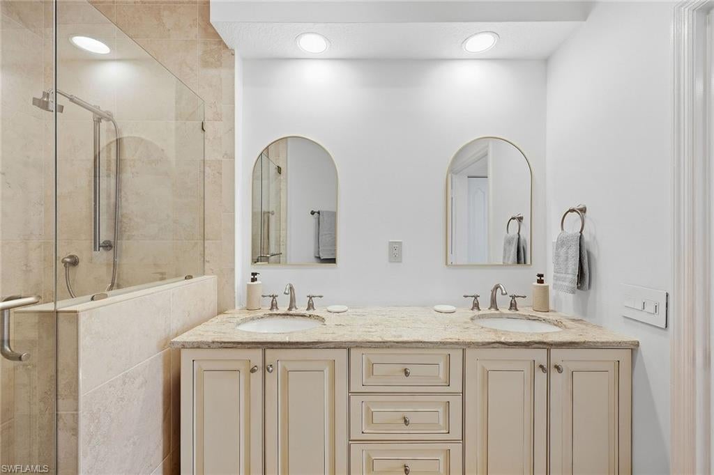 AVALON - Residential Lease