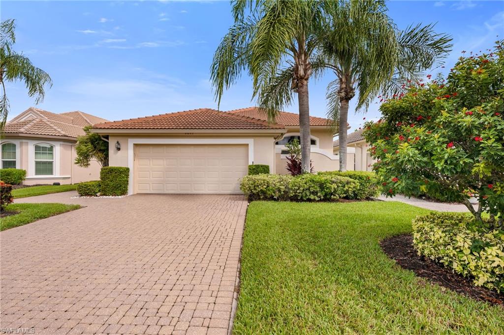 Well maintained Augusta model with lovely golf course views.  Large kitchen with bay window, ample cabinetry and generous counter space.  Two bedrooms plus den and 2 and a half baths which can easily live as a three bedroom property.   Large driveway with  two car plus golf cart garage.   Enjoy the friendly, social neighborhood of The Links and easy access to the Strand north gate.