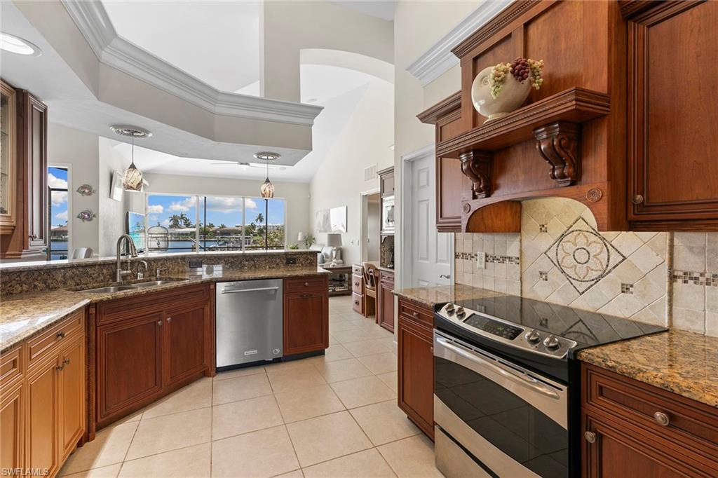 MARCO ISLAND - Residential
