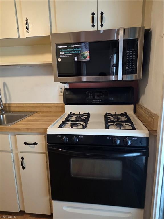 PINEWOOD CONDOMINIUM - Residential
