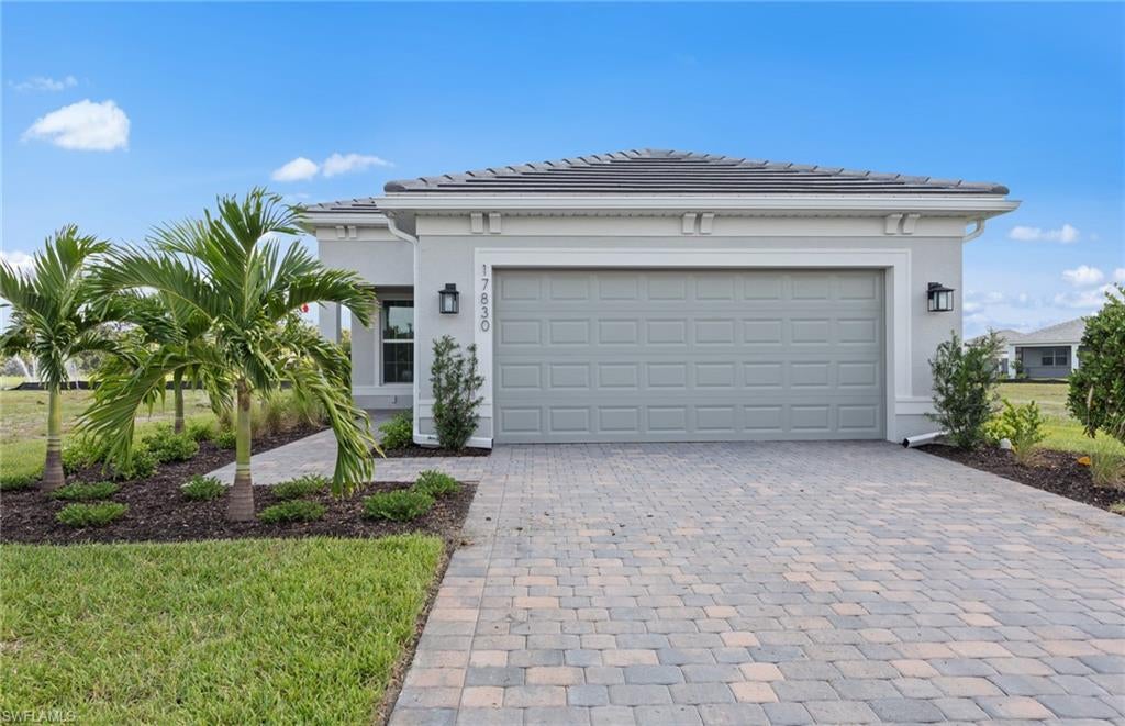 DEL WEBB OAK CREEK - Residential