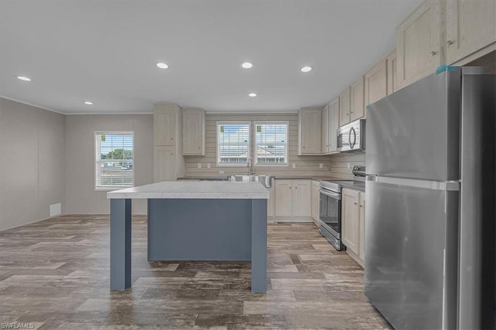 MOORE HAVEN - Residential