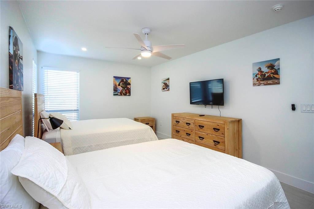 BLIND PASS CONDO - Residential