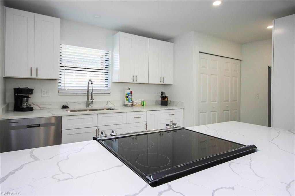 BLIND PASS CONDO - Residential