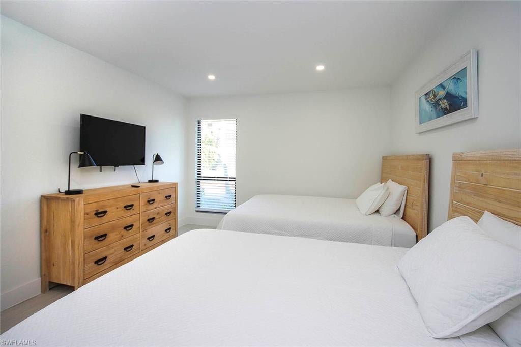 BLIND PASS CONDO - Residential