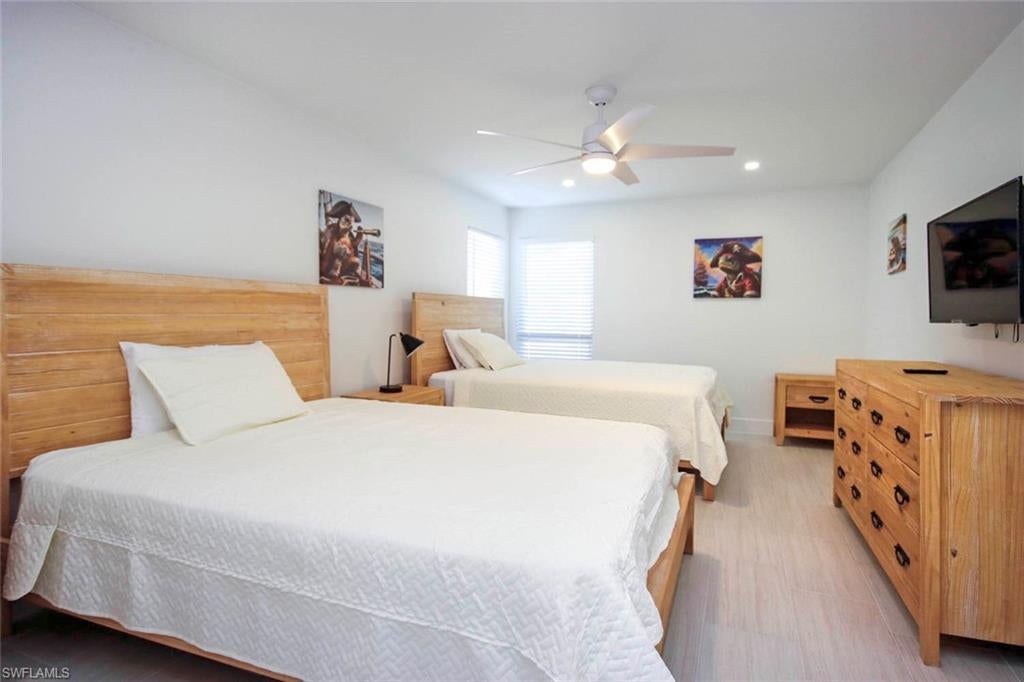 BLIND PASS CONDO - Residential