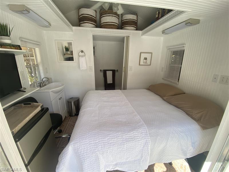PELICAN LAKE RV RESORT - Land