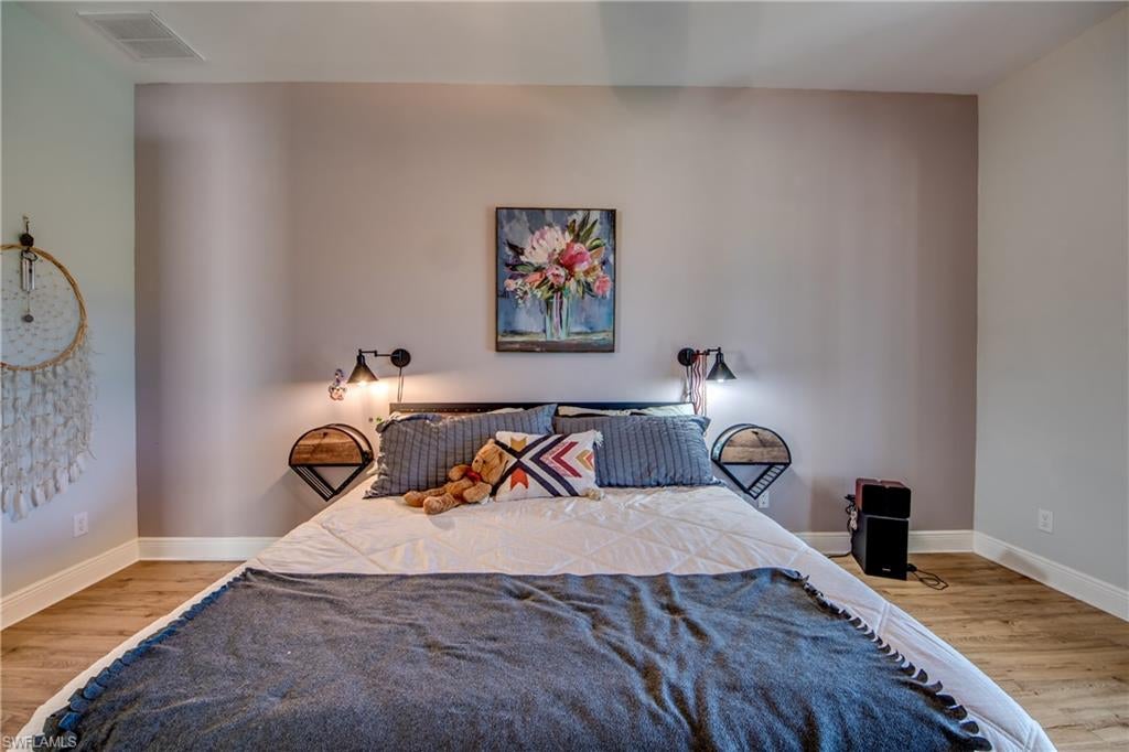 DEVONSHIRE LAKES - Residential