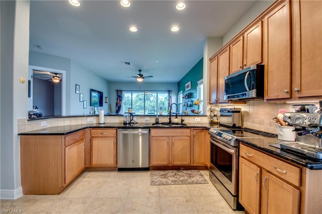 DEVONSHIRE LAKES - Residential