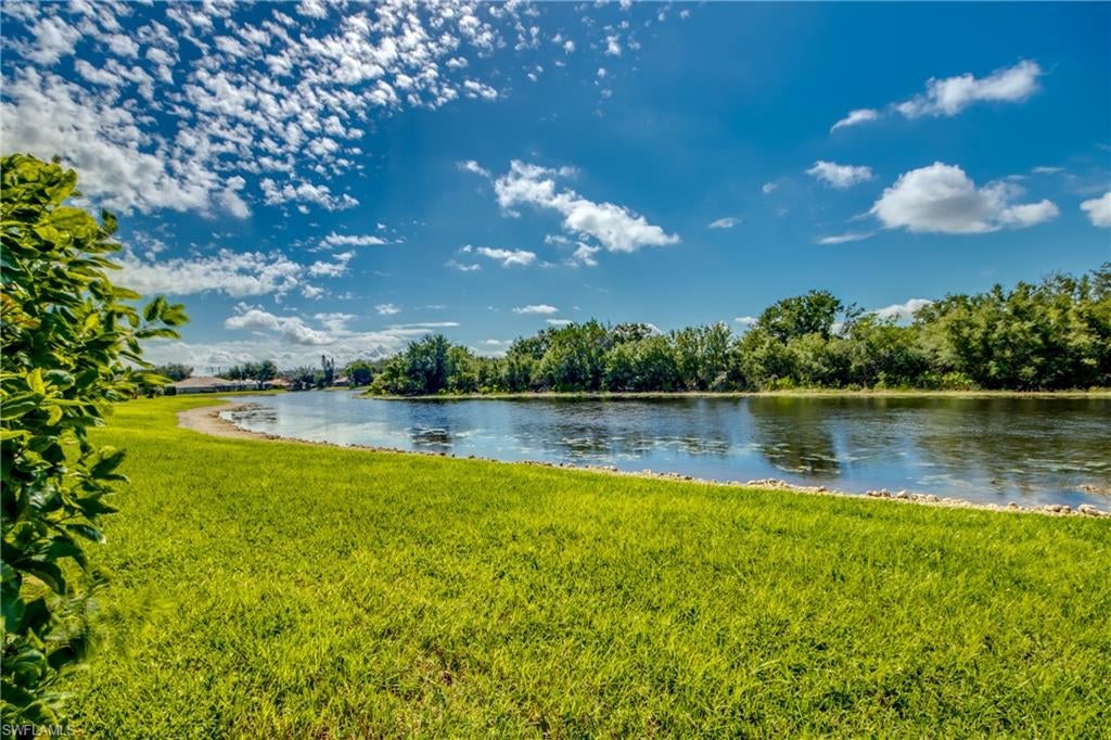 DEVONSHIRE LAKES - Residential