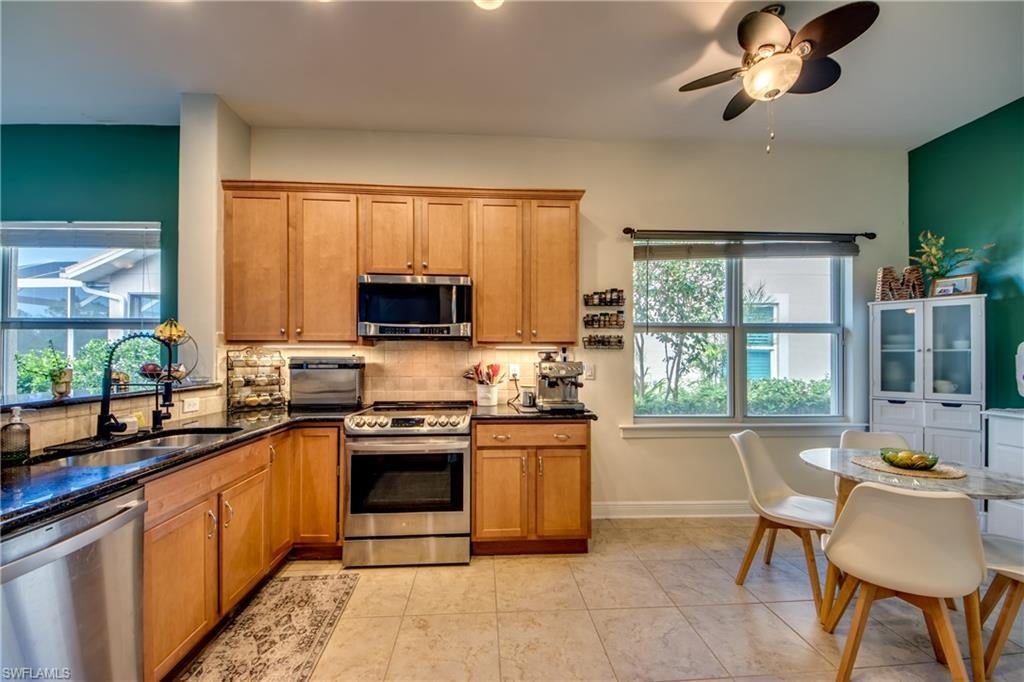 DEVONSHIRE LAKES - Residential