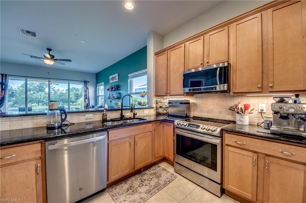 DEVONSHIRE LAKES - Residential