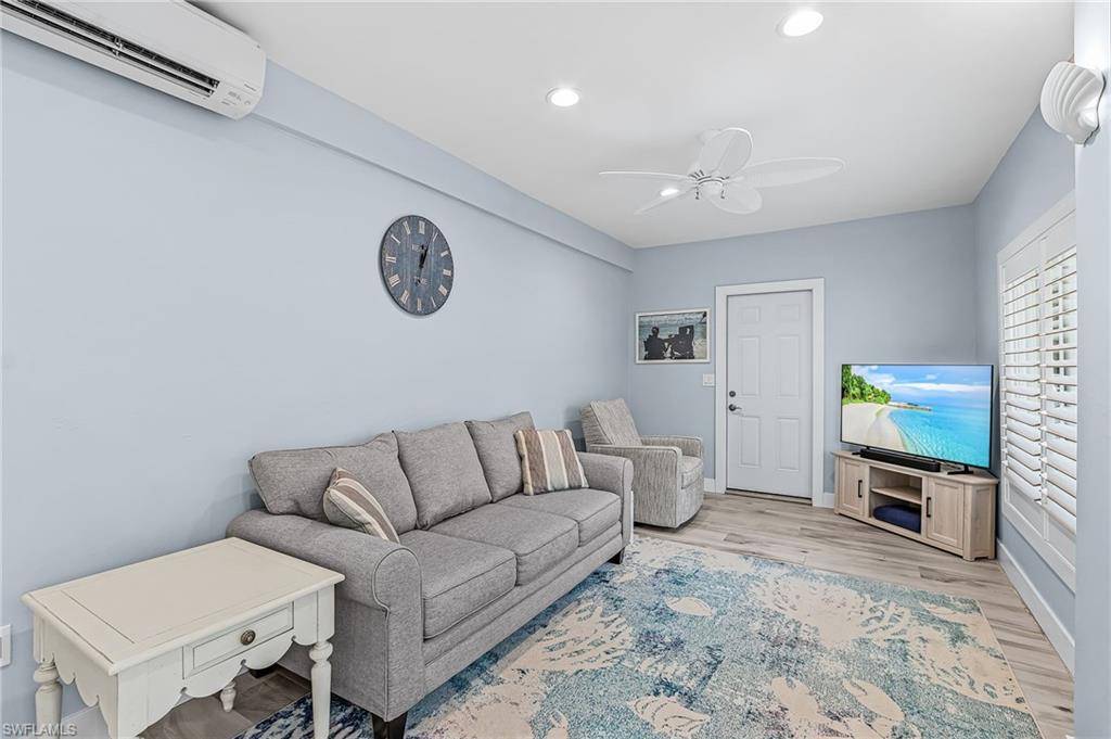 LAGUNA SHORES - Residential