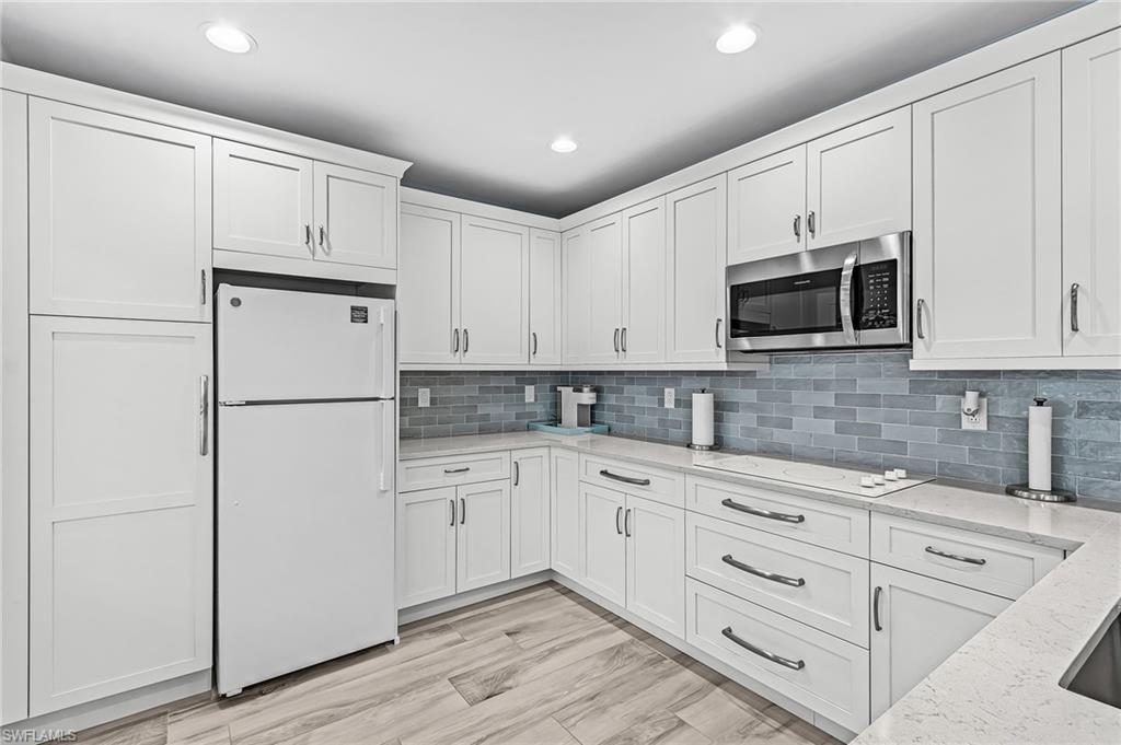 LAGUNA SHORES - Residential