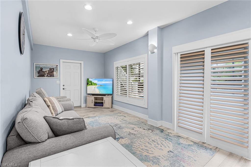 LAGUNA SHORES - Residential