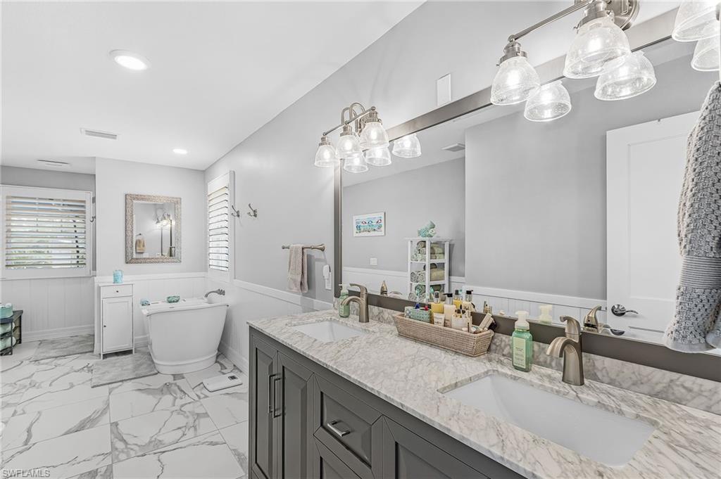 LAGUNA SHORES - Residential