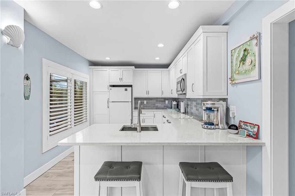 LAGUNA SHORES - Residential