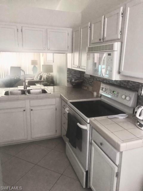 PINEHURST CONDOMINIUM - Residential Lease