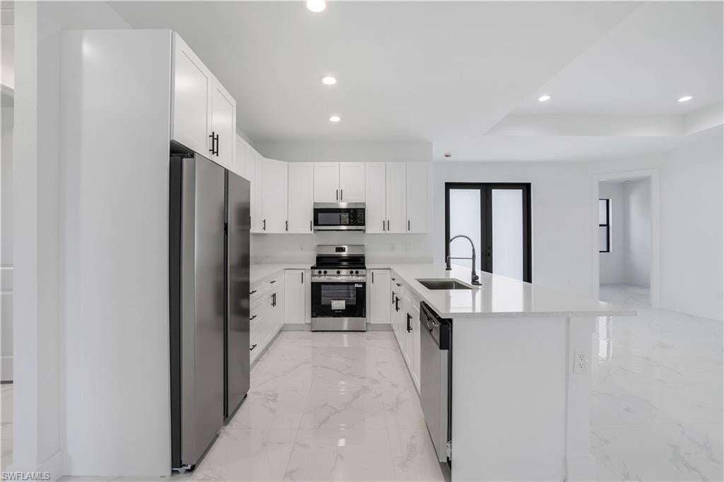 GOLDEN GATE ESTATES - Residential