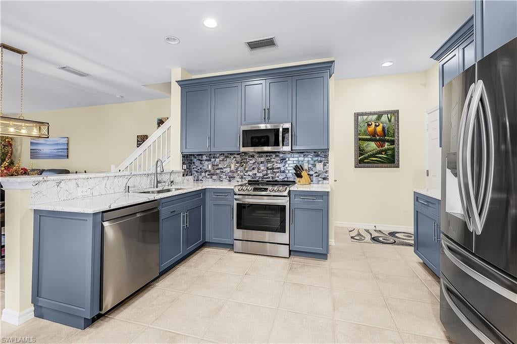LAKEWOOD VILLAGE - Residential