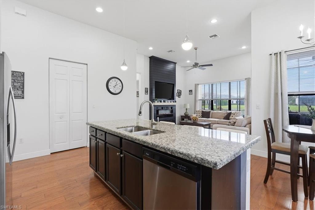 MAPLE RIDGE - Residential