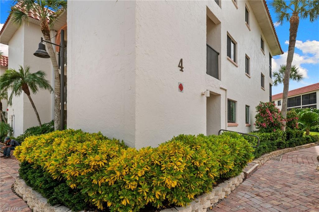 SANDALFOOT CONDOMINIUM - Residential