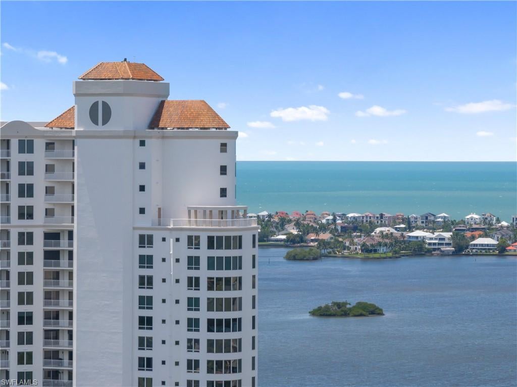 ESTANCIA - Residential Lease
