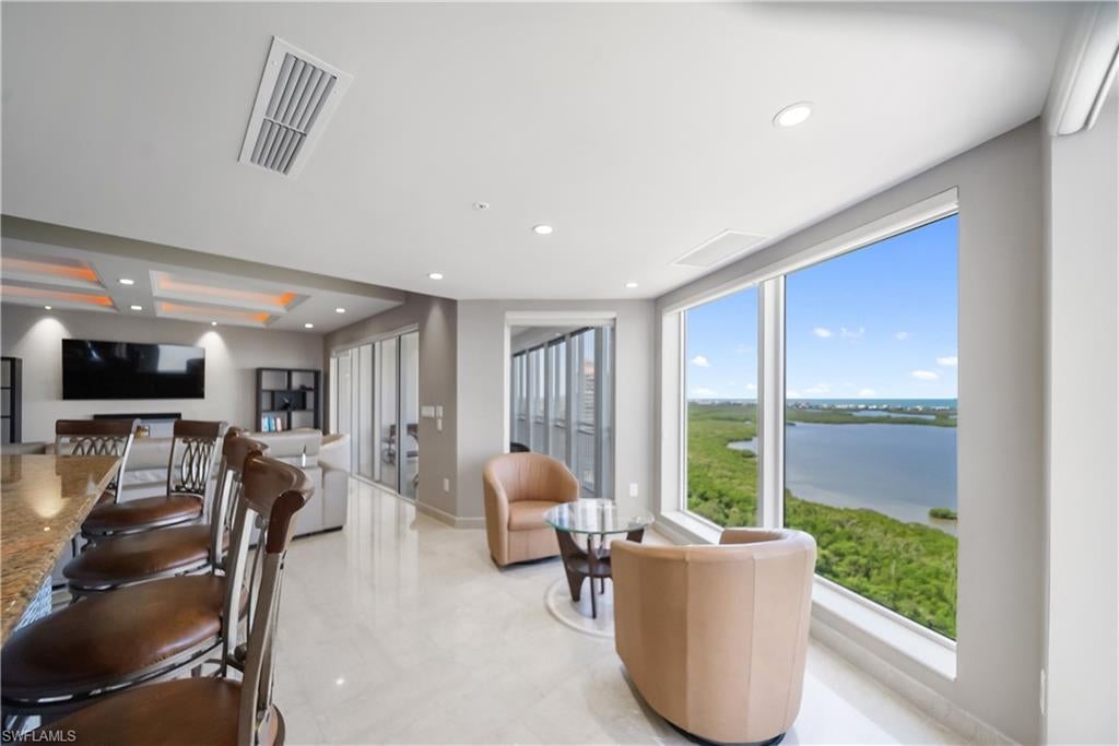ESTANCIA - Residential Lease