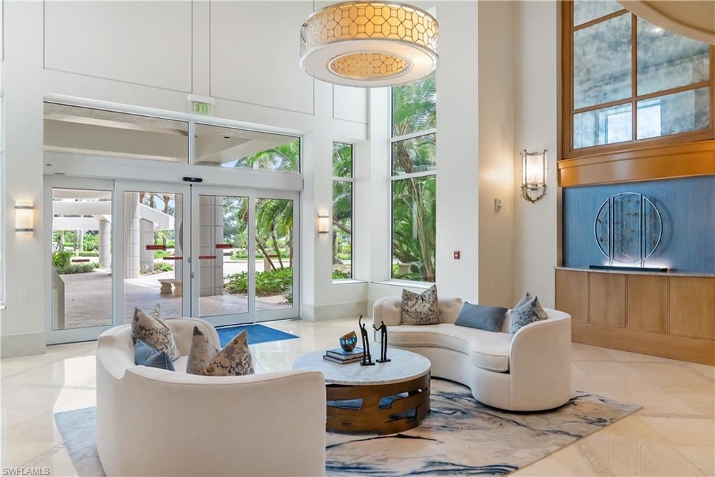 ESTANCIA - Residential Lease