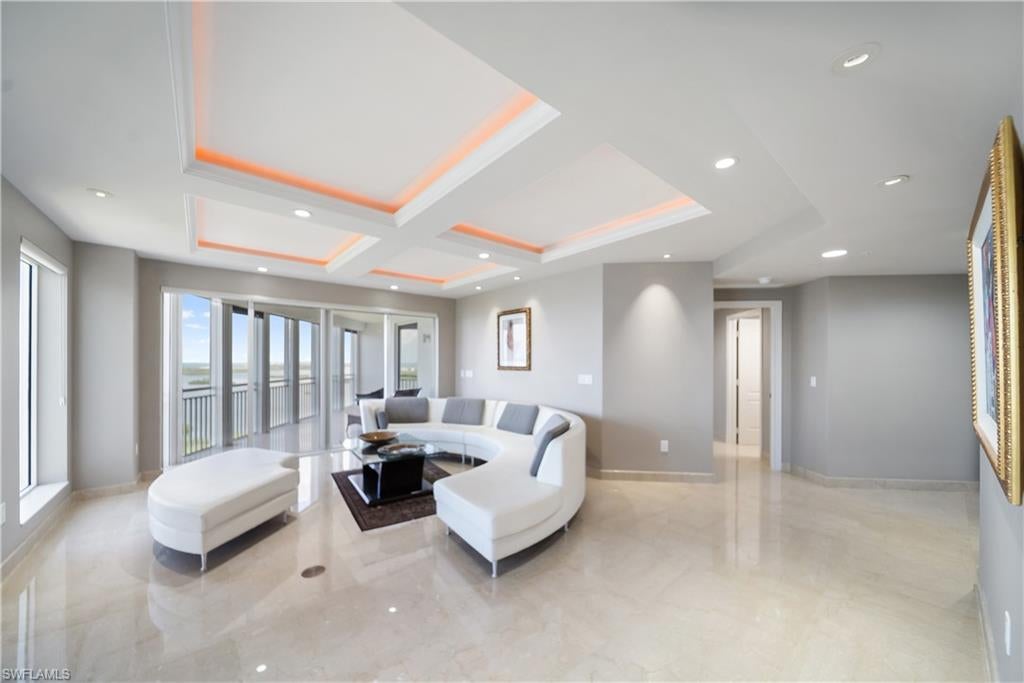 ESTANCIA - Residential Lease