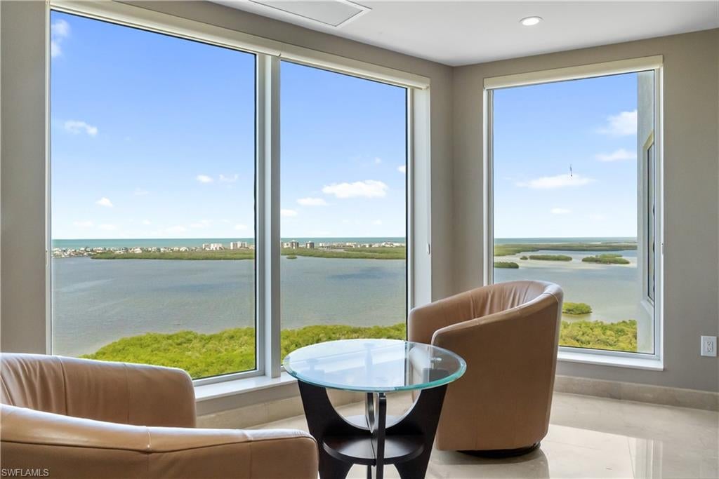 ESTANCIA - Residential Lease