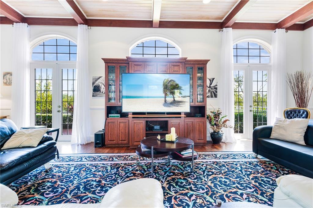 ST. CHARLES HARBOUR - Residential
