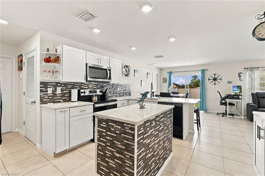 GATOR CIRCLE - Residential