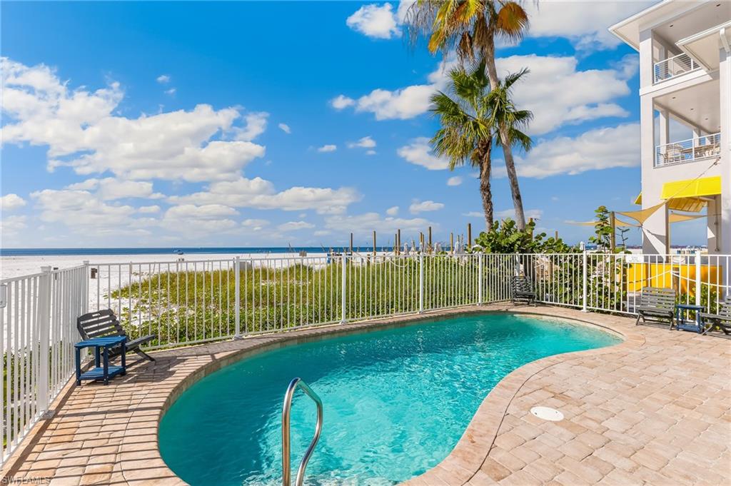 CRESCENT BEACH - Residential