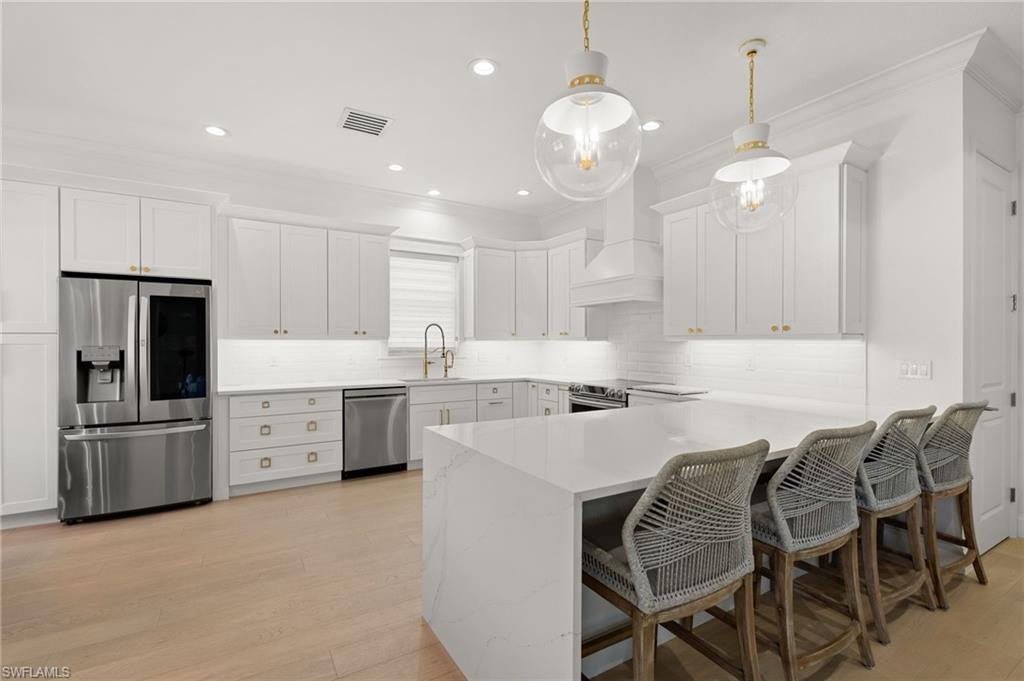 NAPLES PARK - Residential