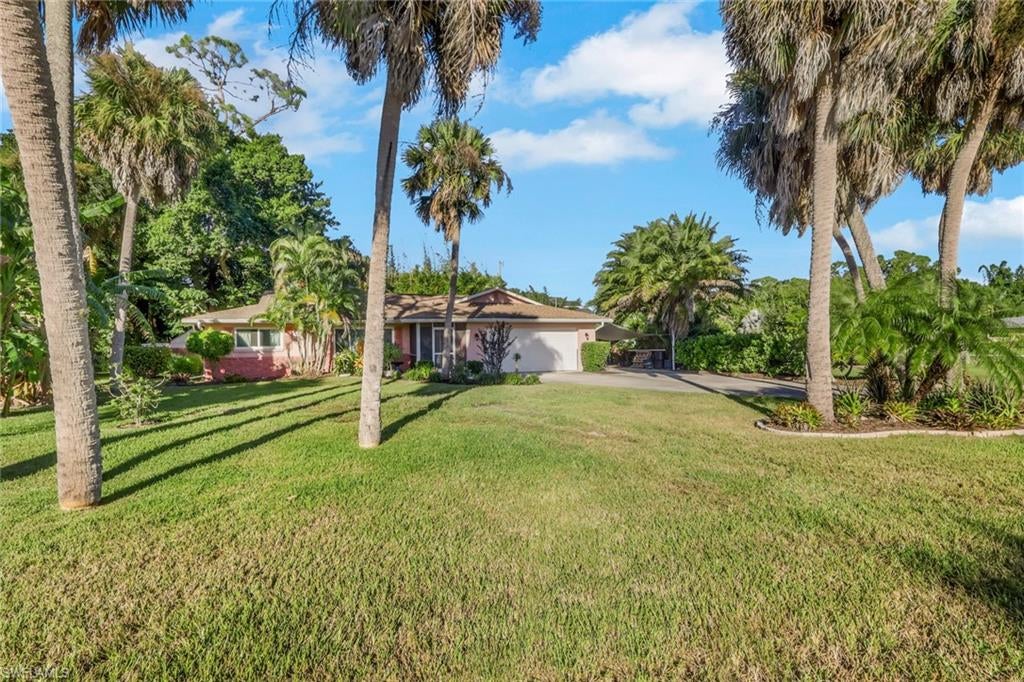 YACHT CLUB COLONY - Residential