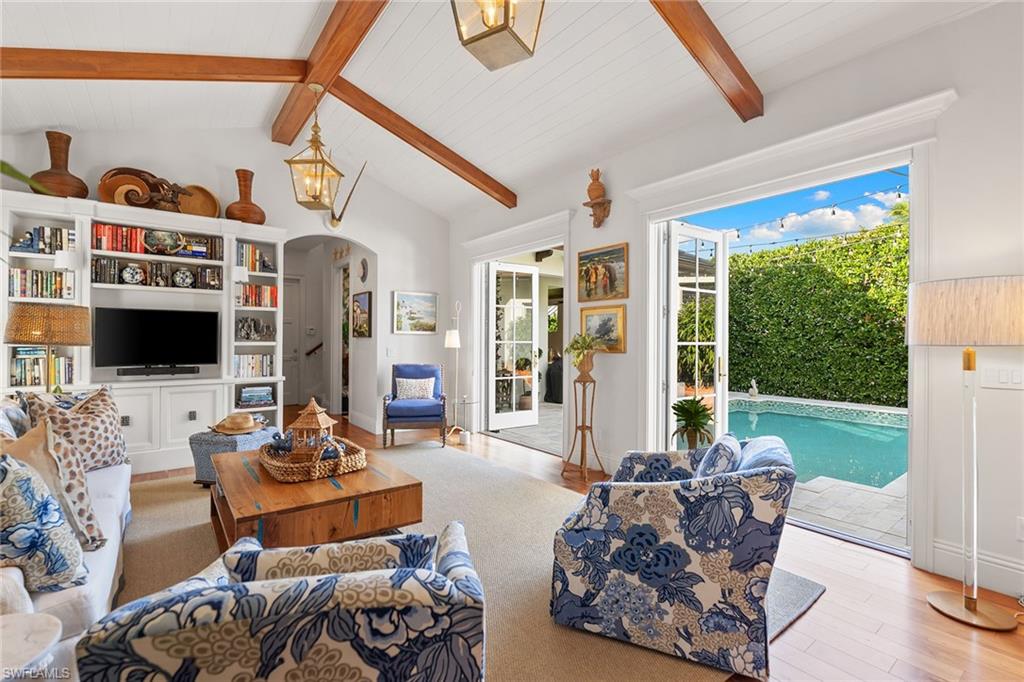 OLDE NAPLES - Residential