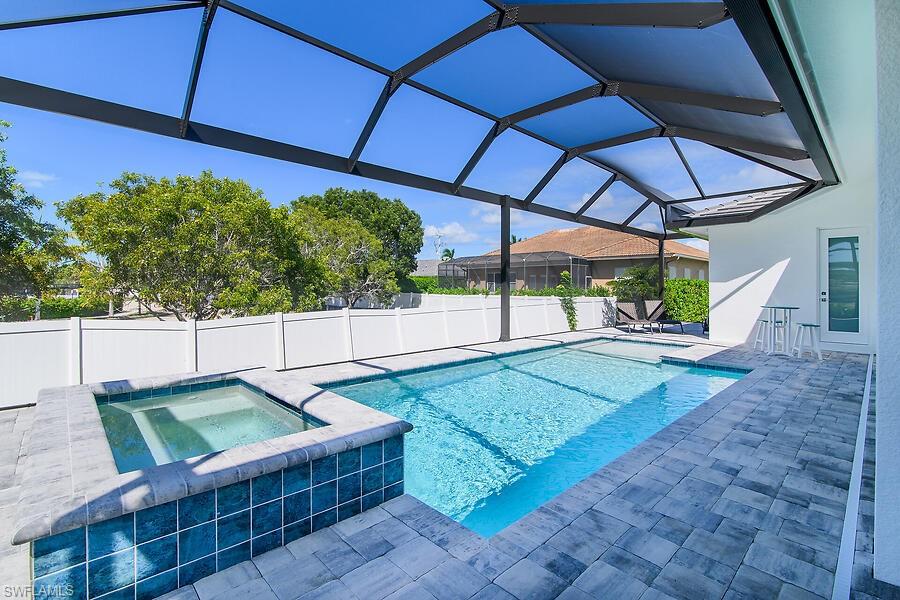 MARCO BEACH - Residential